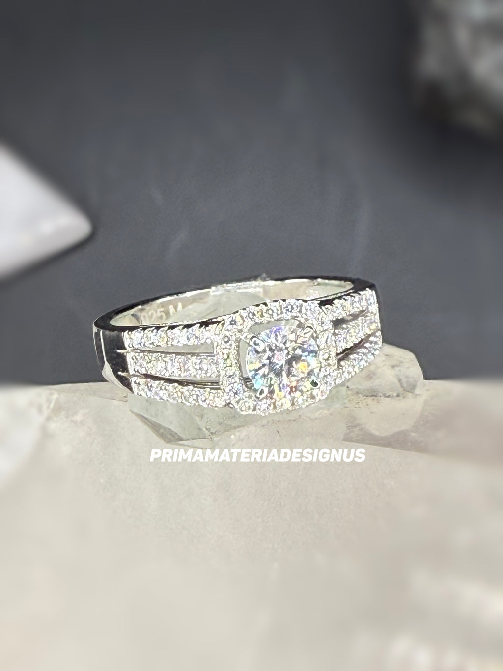 New - .9 Carat twt Brilliant Round Cut Moissanite Sterling Silver Engagement Ring - Size 6