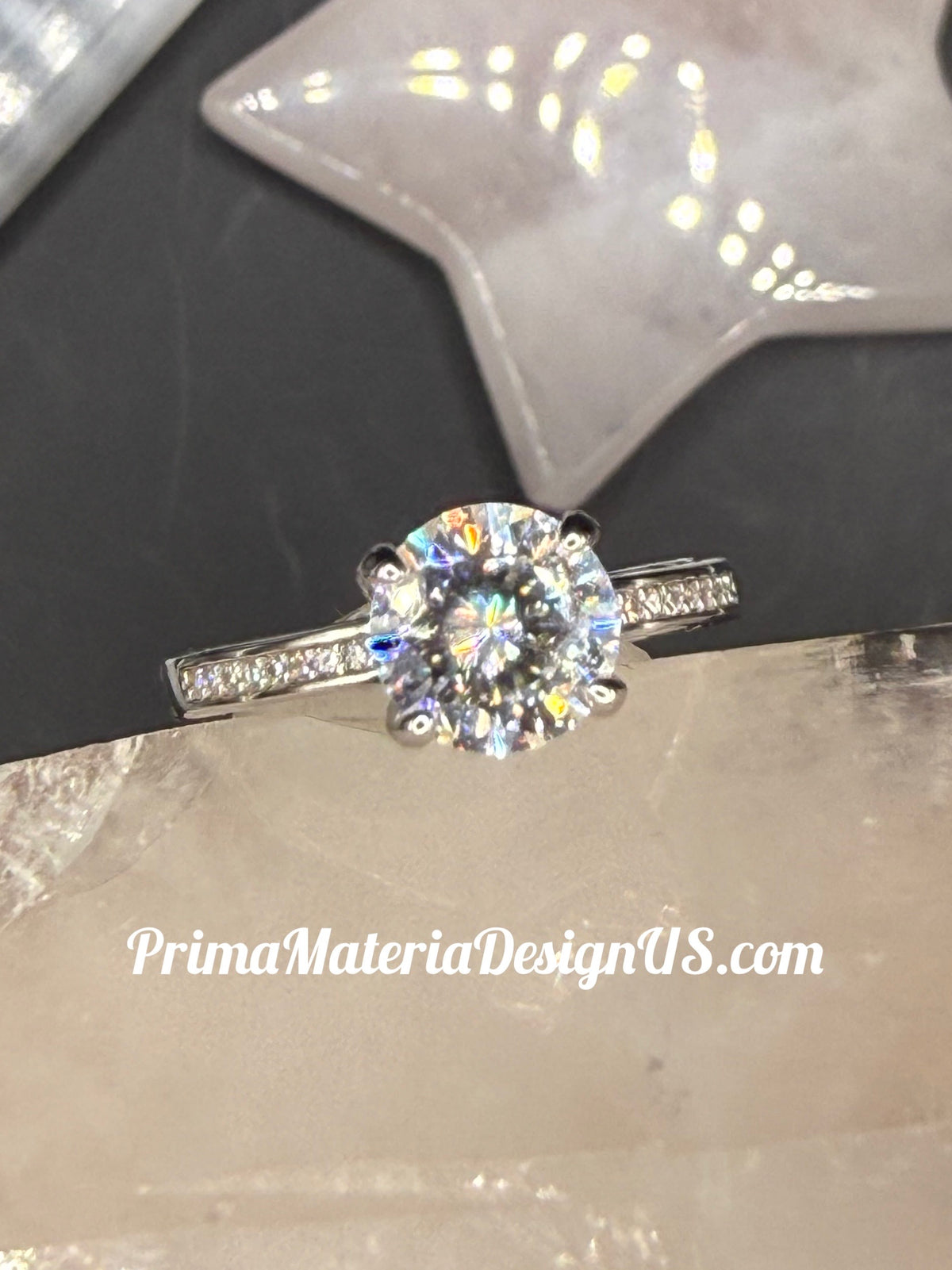 NEW - 2.1 Carat twt Brilliant Round Moissanite Solid Silver Engagement Ring - Size 8