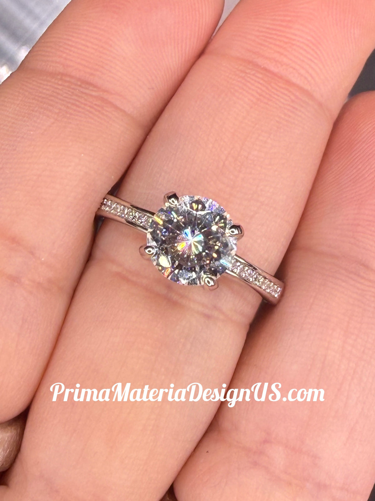 NEW - 2.1 Carat twt Brilliant Round Moissanite Solid Silver Engagement Ring - Size 8
