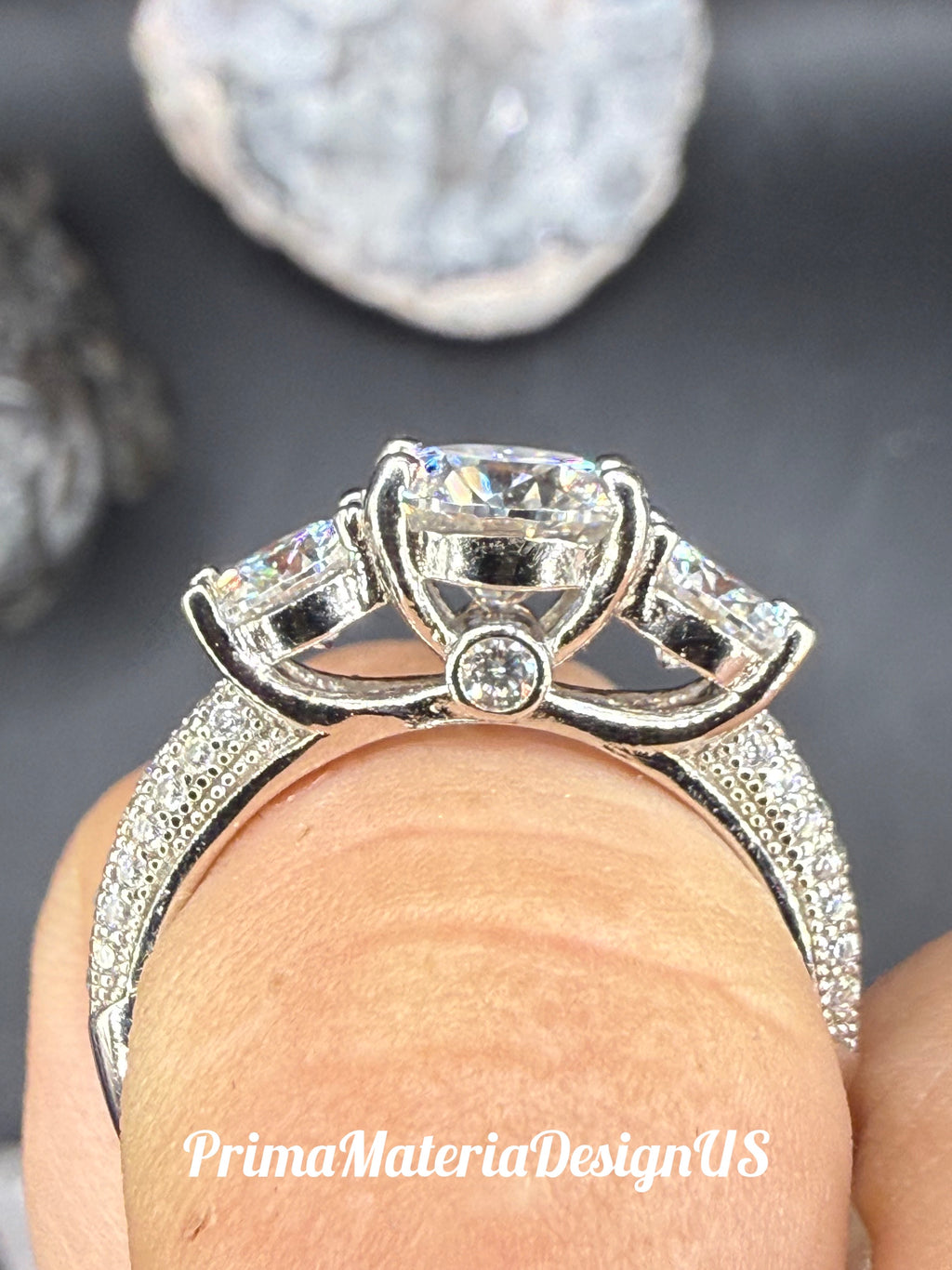 New - 2.38 Carat twt 3 Stone Moissanite Sterling Silver Engagement /Anniversary Ring - Size 6