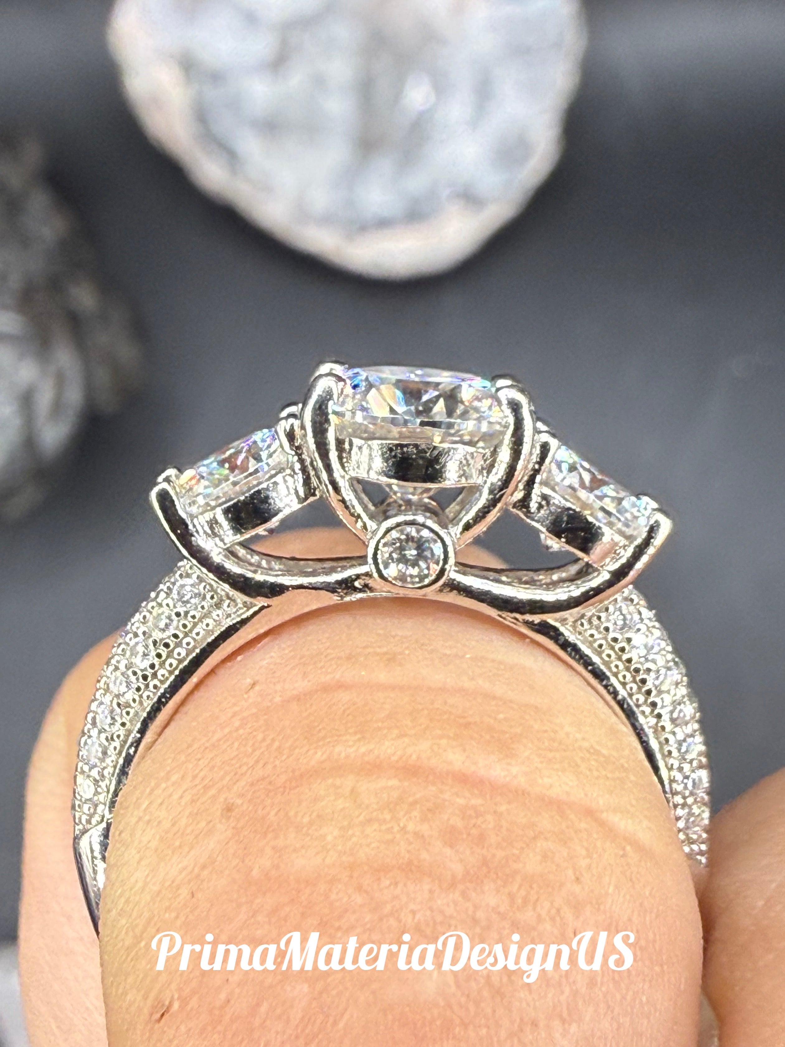 New - 2.38 Carat twt 3 Stone Moissanite Sterling Silver Engagement /Anniversary Ring - Size 6