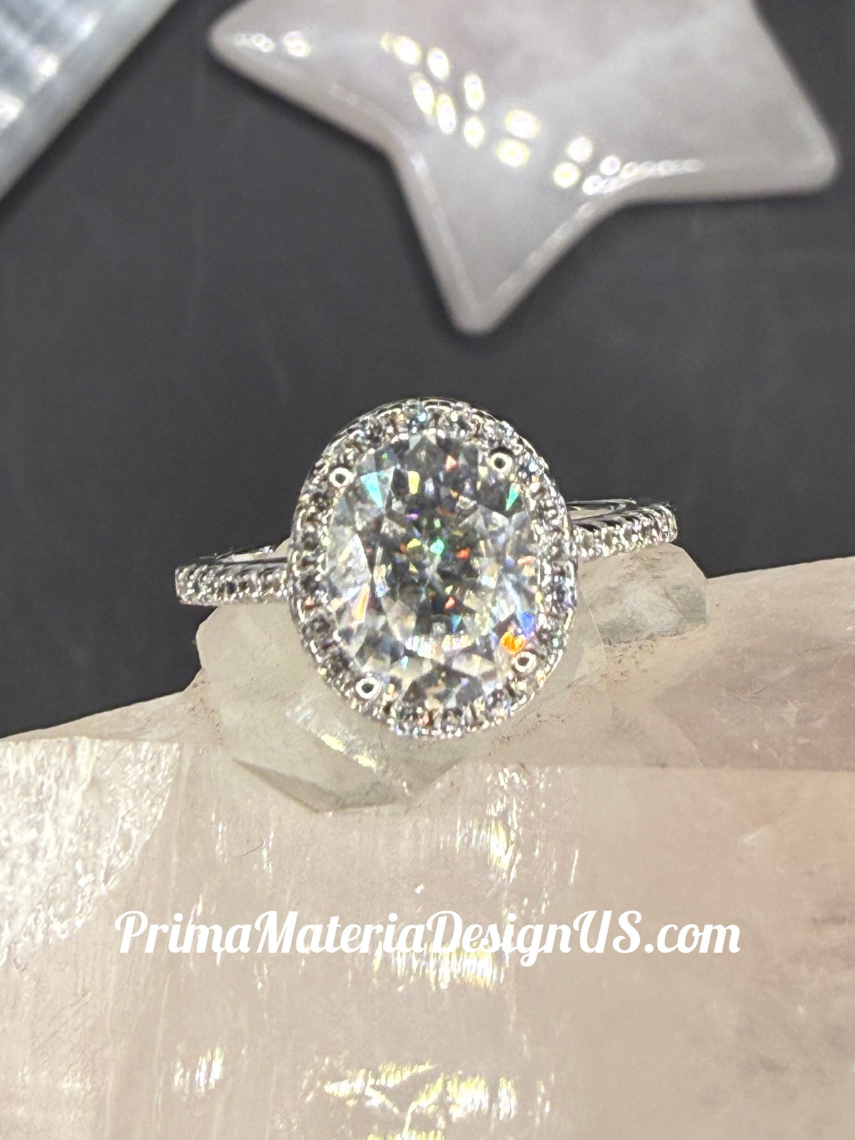 NEW - 2 Carat twt Moissanite Oval Halo Solid Silver Engagement Ring - Size 6