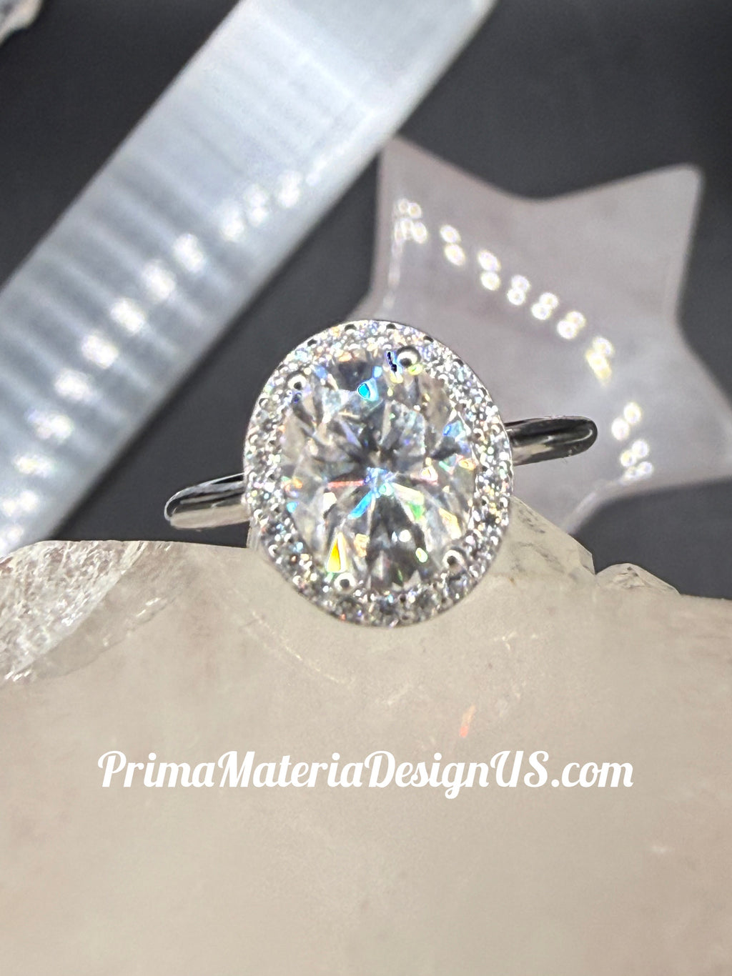 NEW - 2.22 Carat twt Oval Moissanite Halo Solid Silver Engagement Ring - Size 5