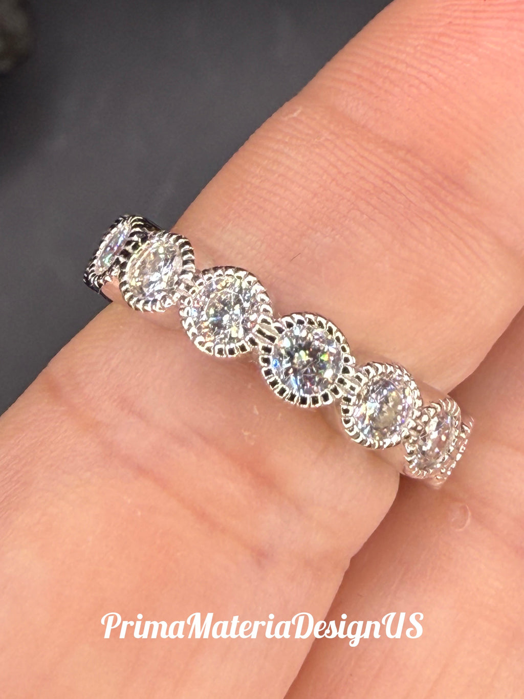 New - 2.53 Carat twt Moissanite Circles Sterling Silver Eternity Band - Size 6