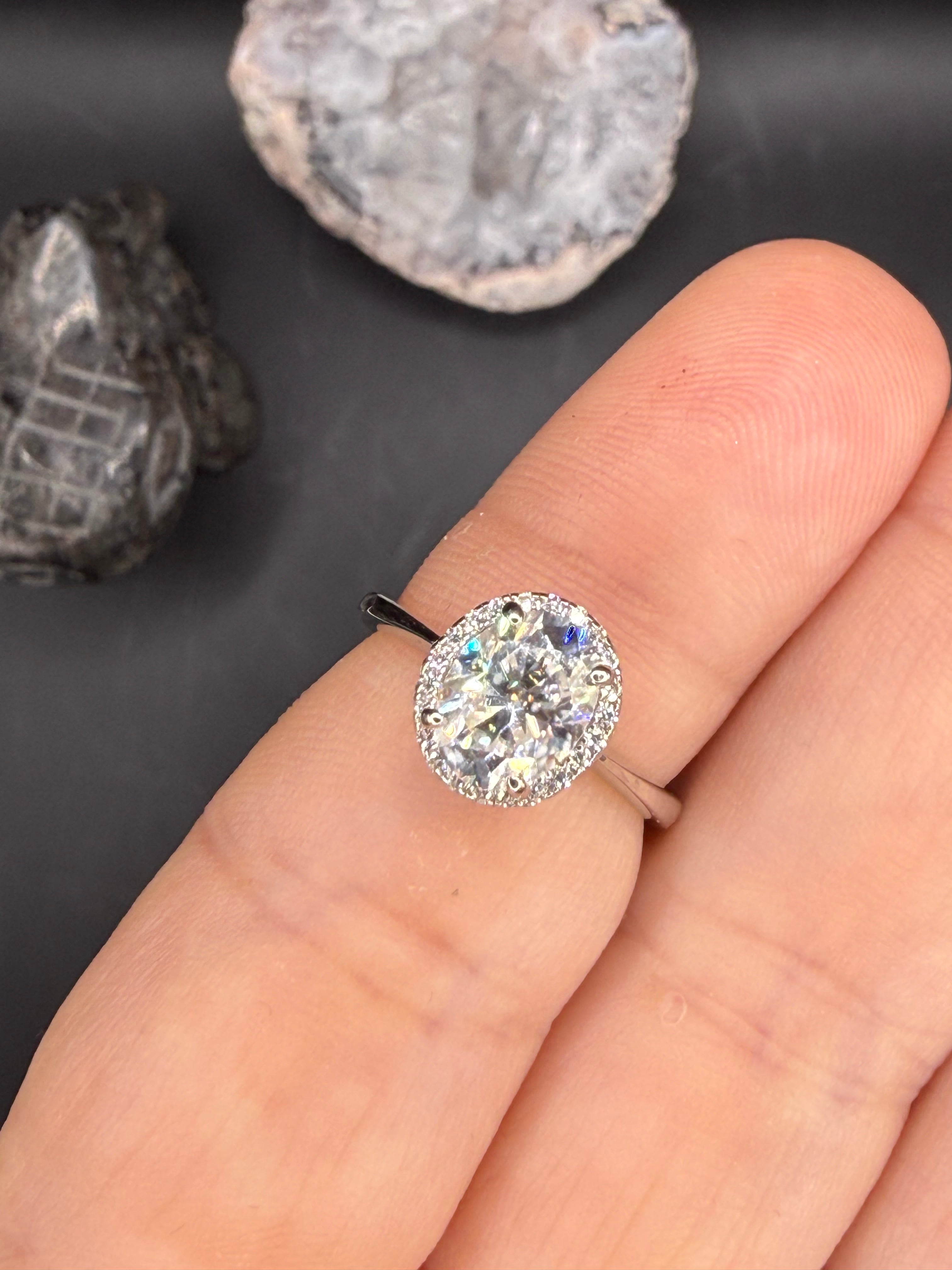 New - 1.61 Carat twt Oval Halo Moissanite Sterling Silver Engagement Ring - Size 5