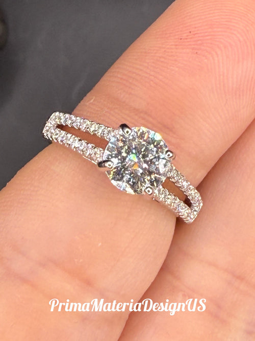NEW - 1.22 Carat twt  Round Cut Moissanite Split Shank Sterling Silver Engagement Ring - Size 5