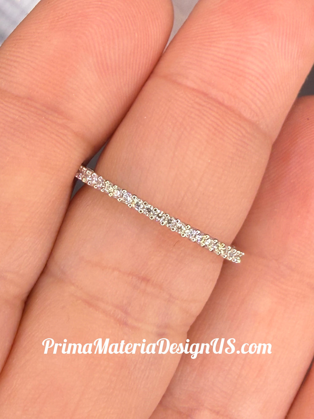NEW - .32 Carat twt Moissanite Eternity Solid Silver Wedding Band - Size 7