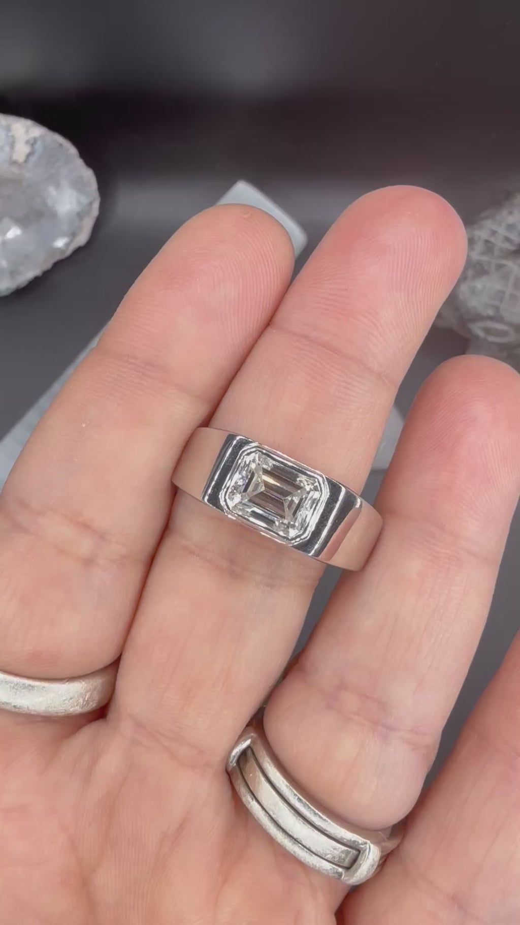 NEW - 1.75 Carat Emerald Cut Moissanite Solitaire Solid Silver Unisex Band - Size 11