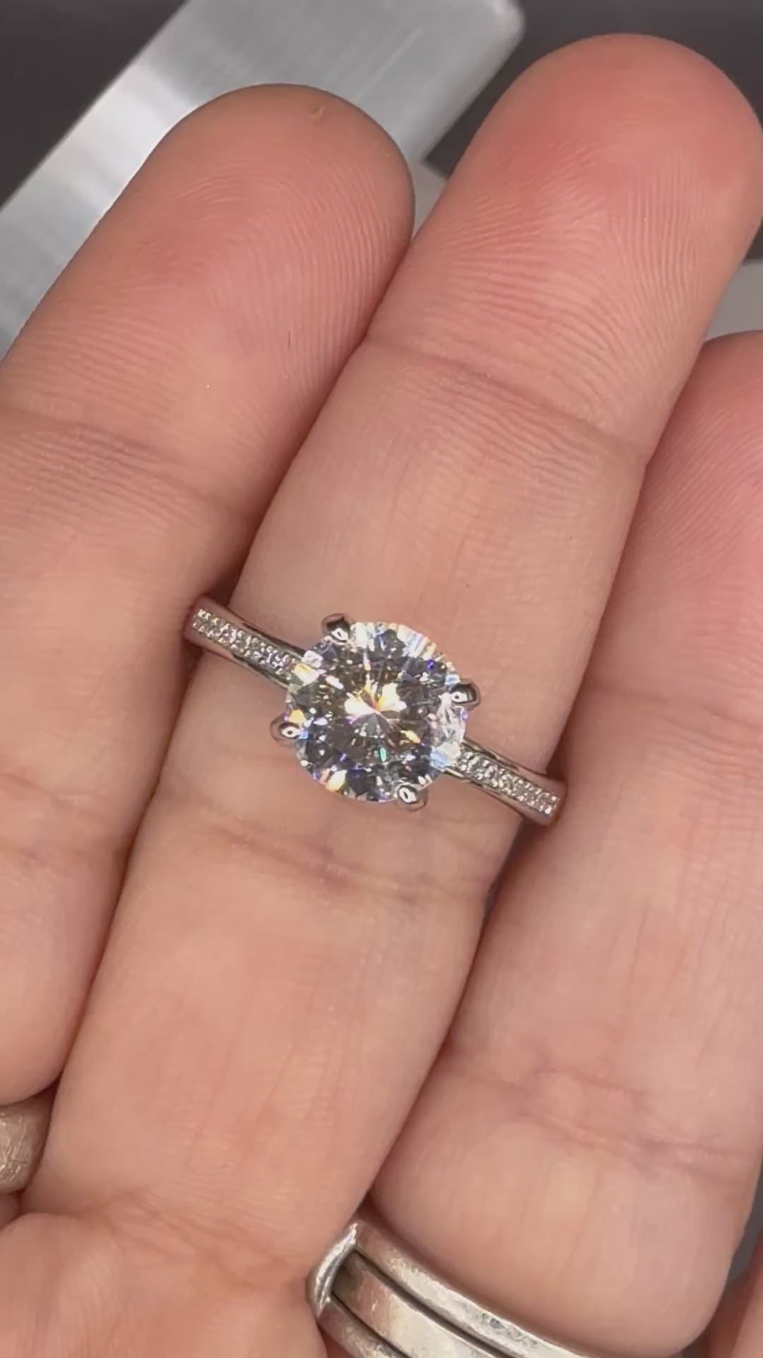 NEW - 2.1 Carat twt Brilliant Round Moissanite Solid Silver Engagement Ring - Size 8
