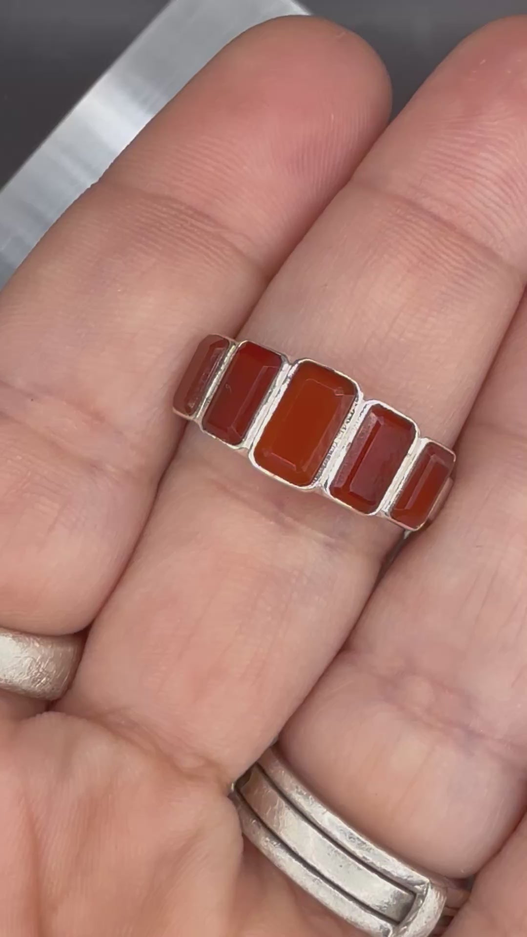 NEW - 5 Stone Bezel Set Carnelian Solid Silver Unisex Ring - Size 9